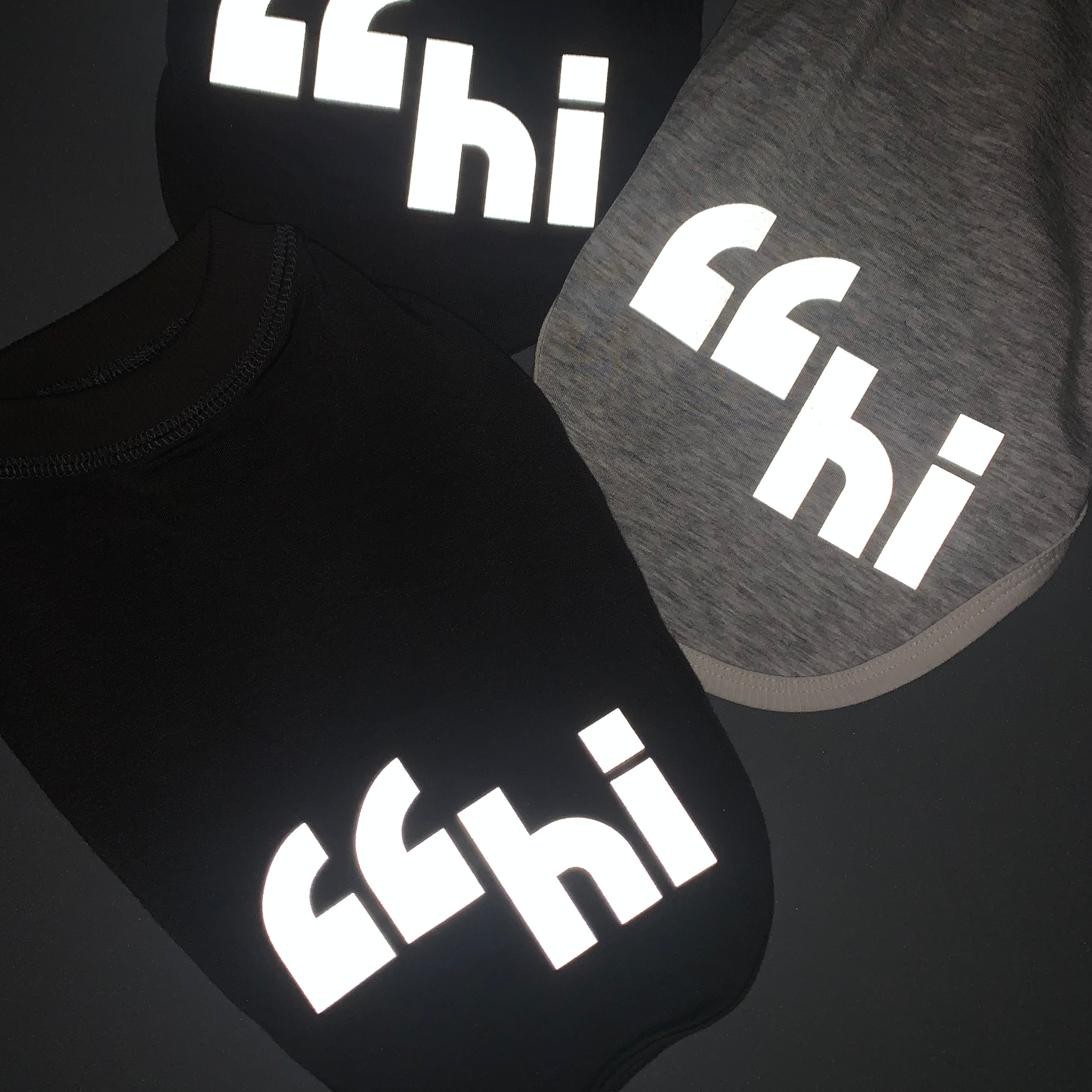 eco/スーパーストレッチ 反射プリント”hi"T(ライトグレー/スミクロ)