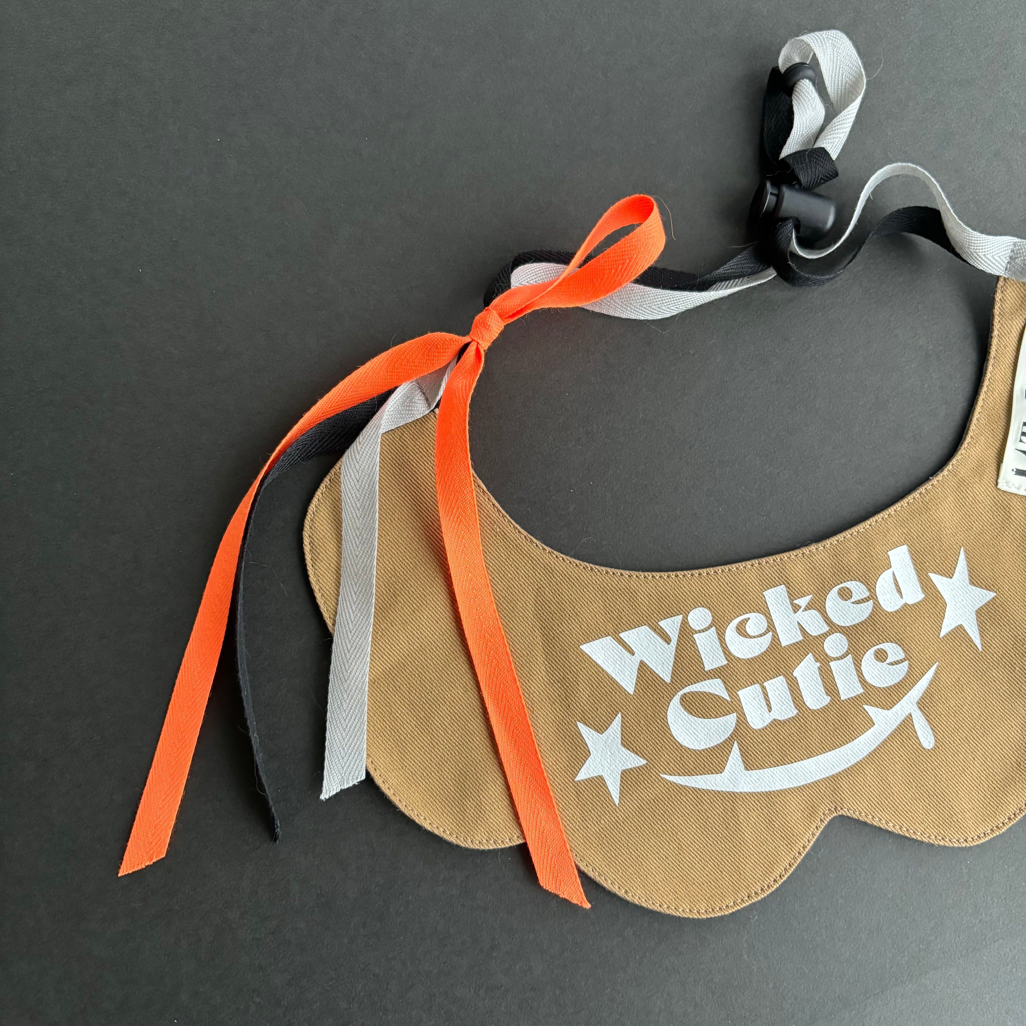 Wicked Cutie ハロウィンビブ