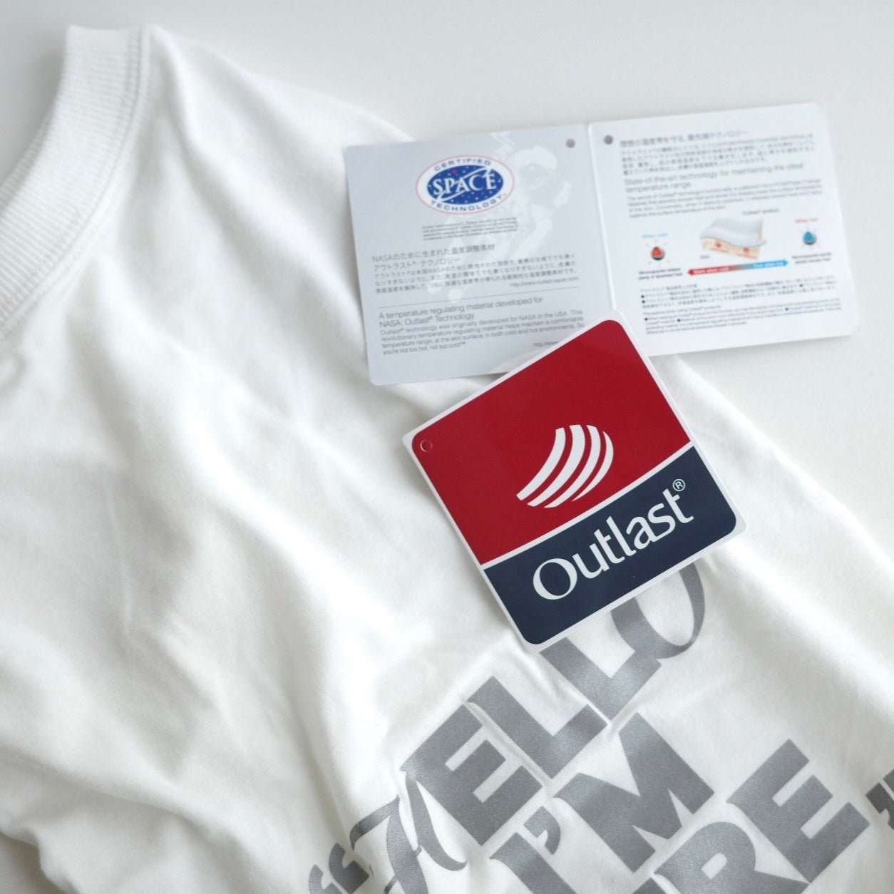 反射プリント アウトラスト(機能素材)”Hello I‘m Here“ T - The Letter